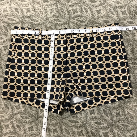 MICHAEL Michael Kors Geometric Print Shorts 9 - Picture 7 of 9